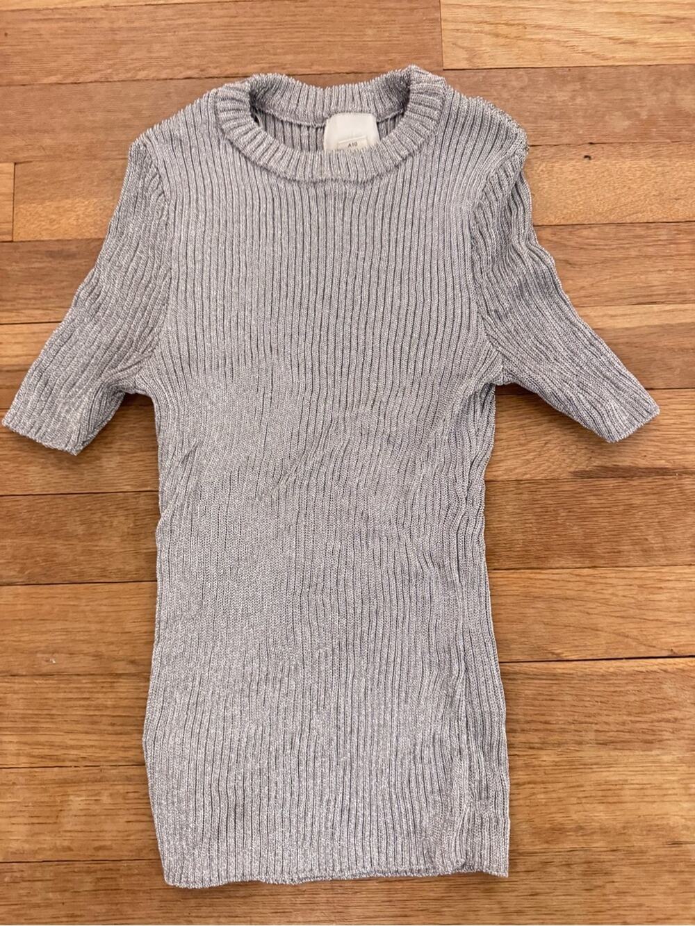 H&M Women's Silver Metallic Ribbed Short Sleeve Top - Size XS
b16